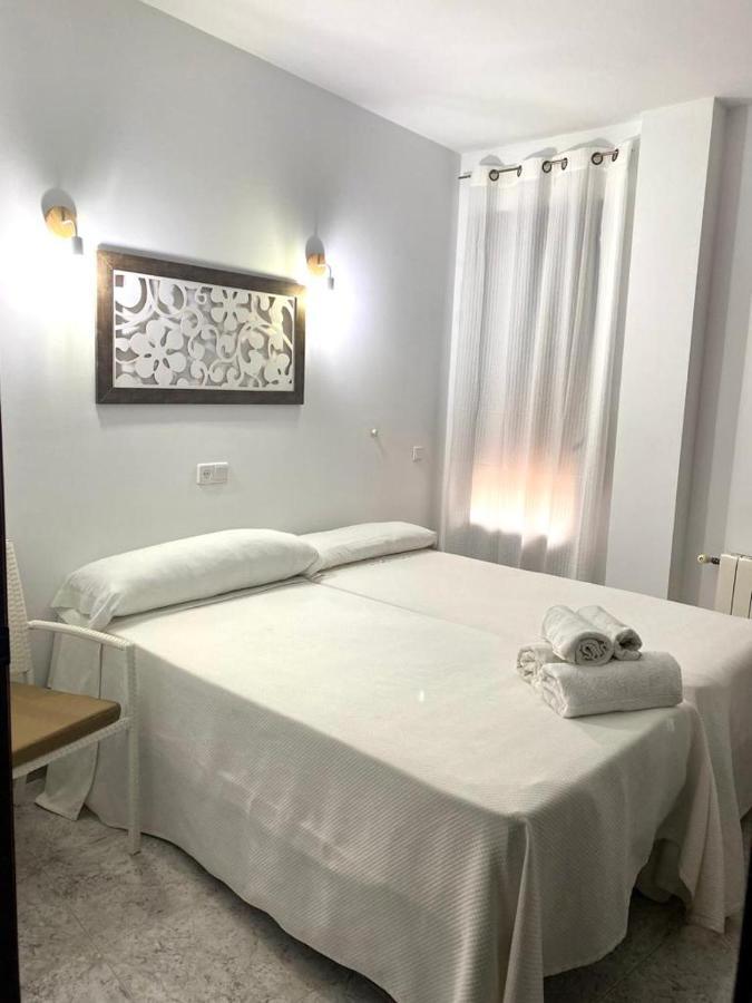 Hostal Casa Lopez La Zarza  ภายนอก รูปภาพ
