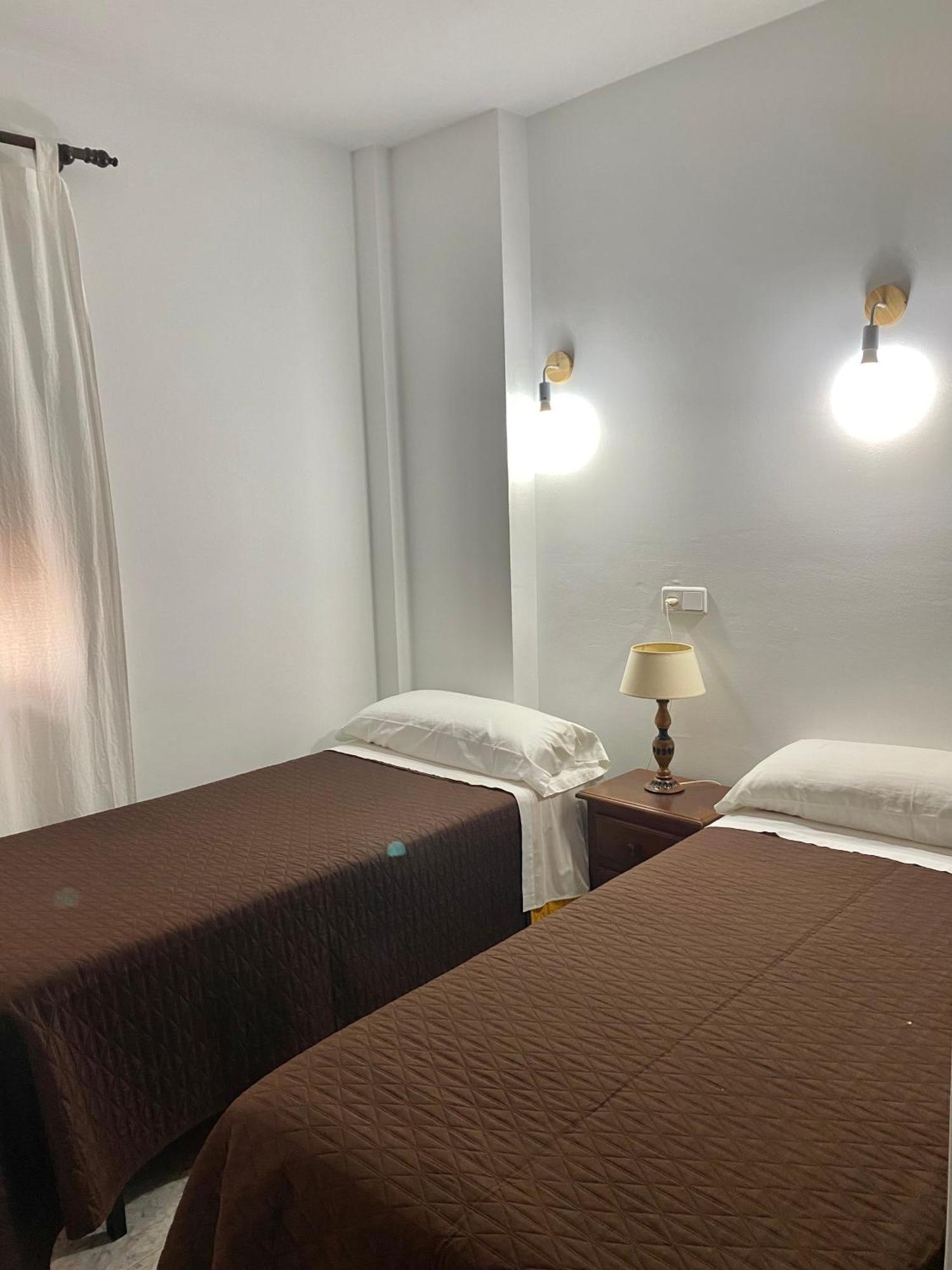 Hostal Casa Lopez La Zarza  ภายนอก รูปภาพ